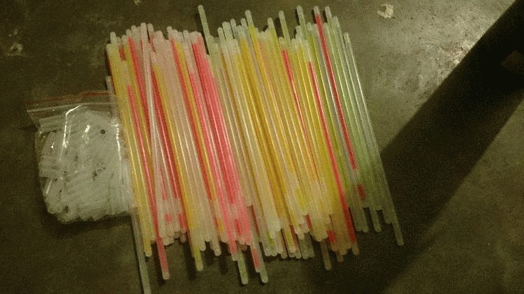 Pack of 100 glow sticks